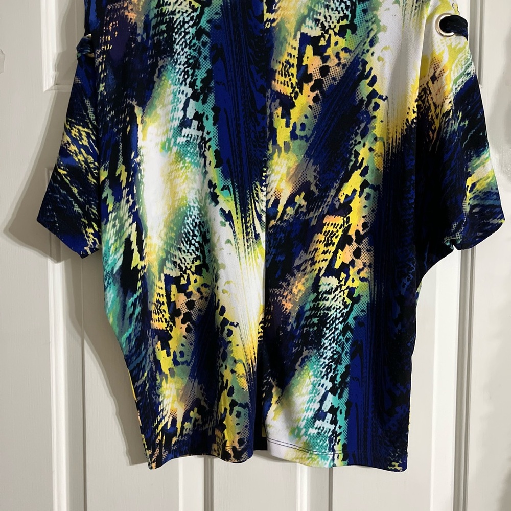 BOLD elements Multicolor Abstract Blouse - Picture 3 of 3